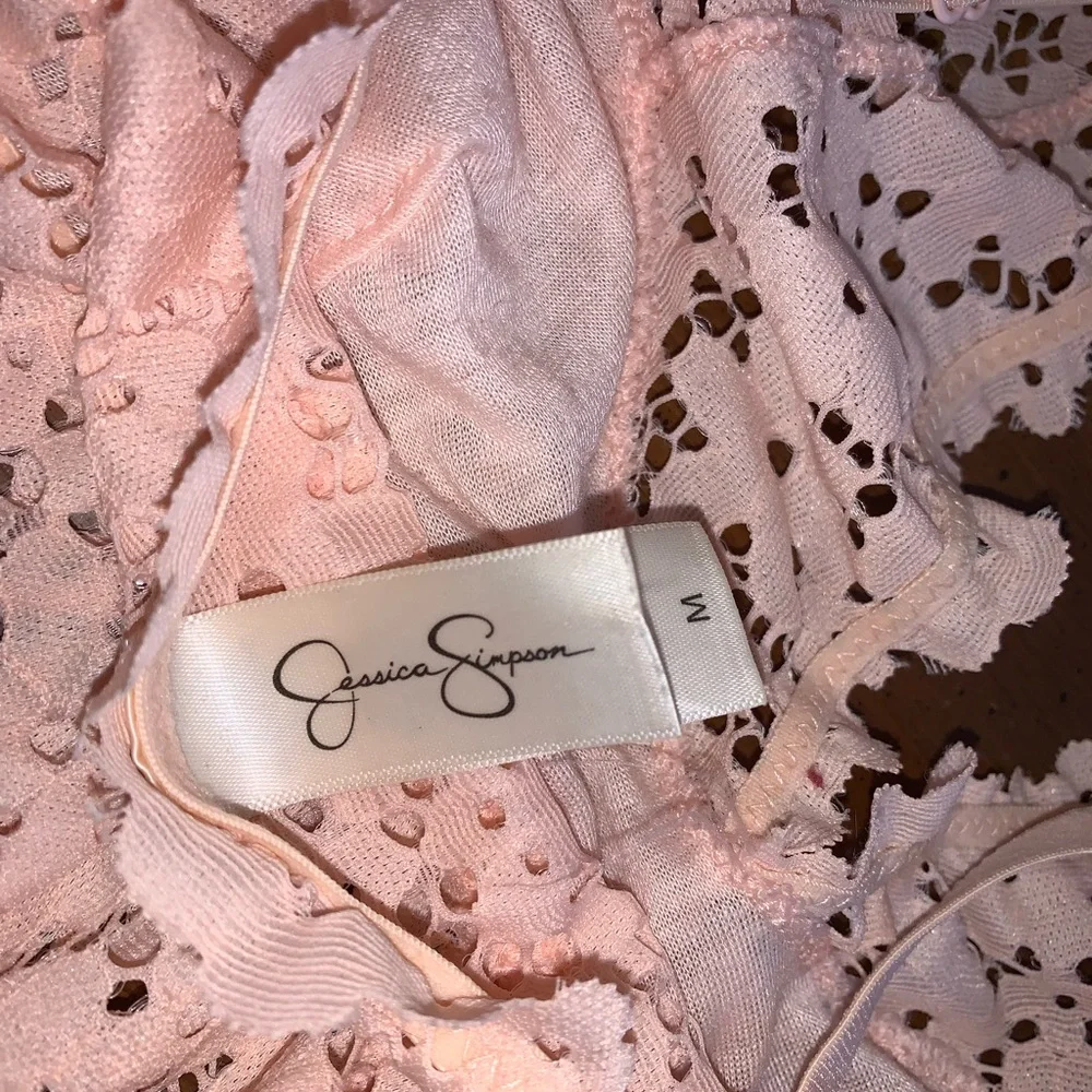 Pink bra - Picture 2 of 3